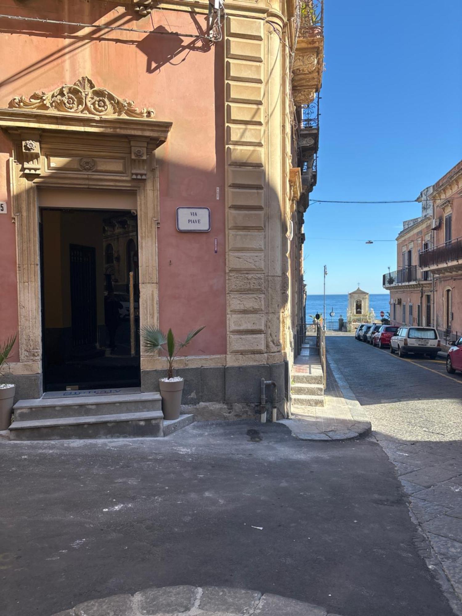 Cbh Sicitaly Group Bed & Breakfast Aci Castello Ngoại thất bức ảnh